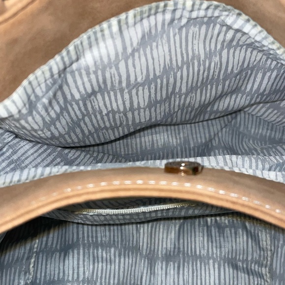 NWT COGNAC WITH GOLD HARDWARE PURSE. BEAUTIFUL AND SPACIOUS - Picture 6 of 8